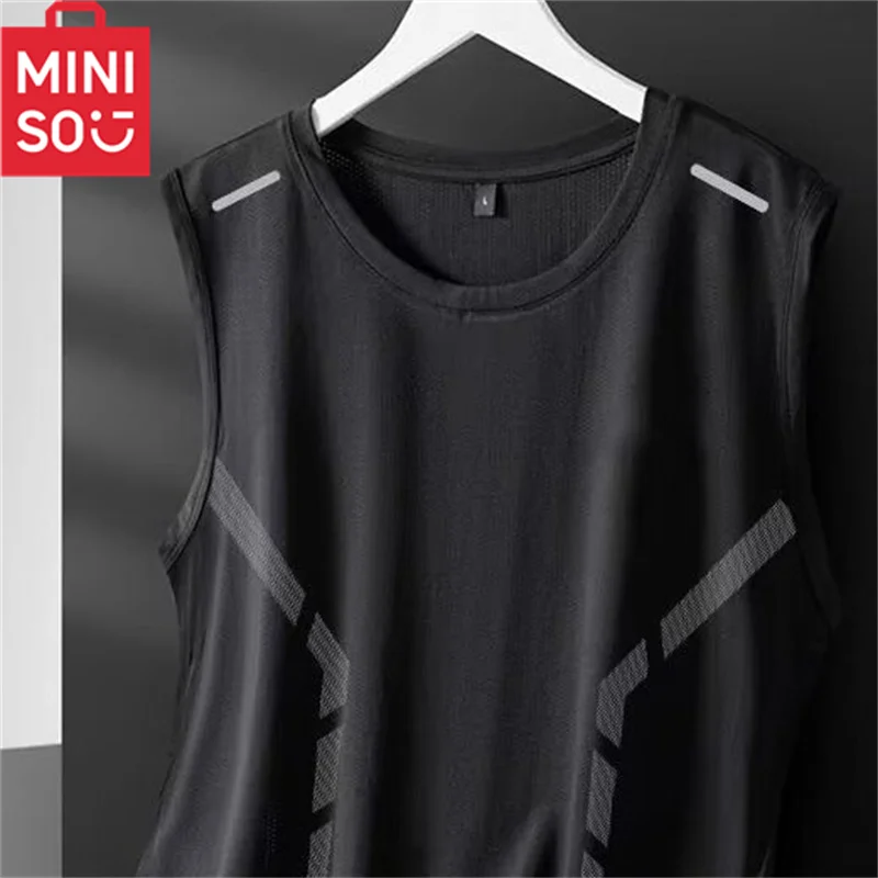 MINISO Tank Top Men's Trendy Thin Breathable Quick Drying Sports Casual Wide Shoulder Men's Round Neck Sleeveless T-shirt Trendy