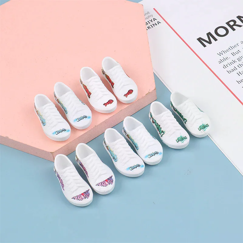 Mini Finger Skateboard/Sports Shoes - Kids Toy Scooter Finger Toys