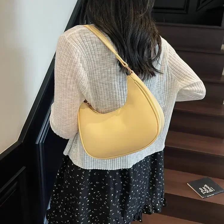 

2025 Hot! Color-Blocked Crescent Saddle - Underarm/Handheld, Premium Vibe, Joyful Statement