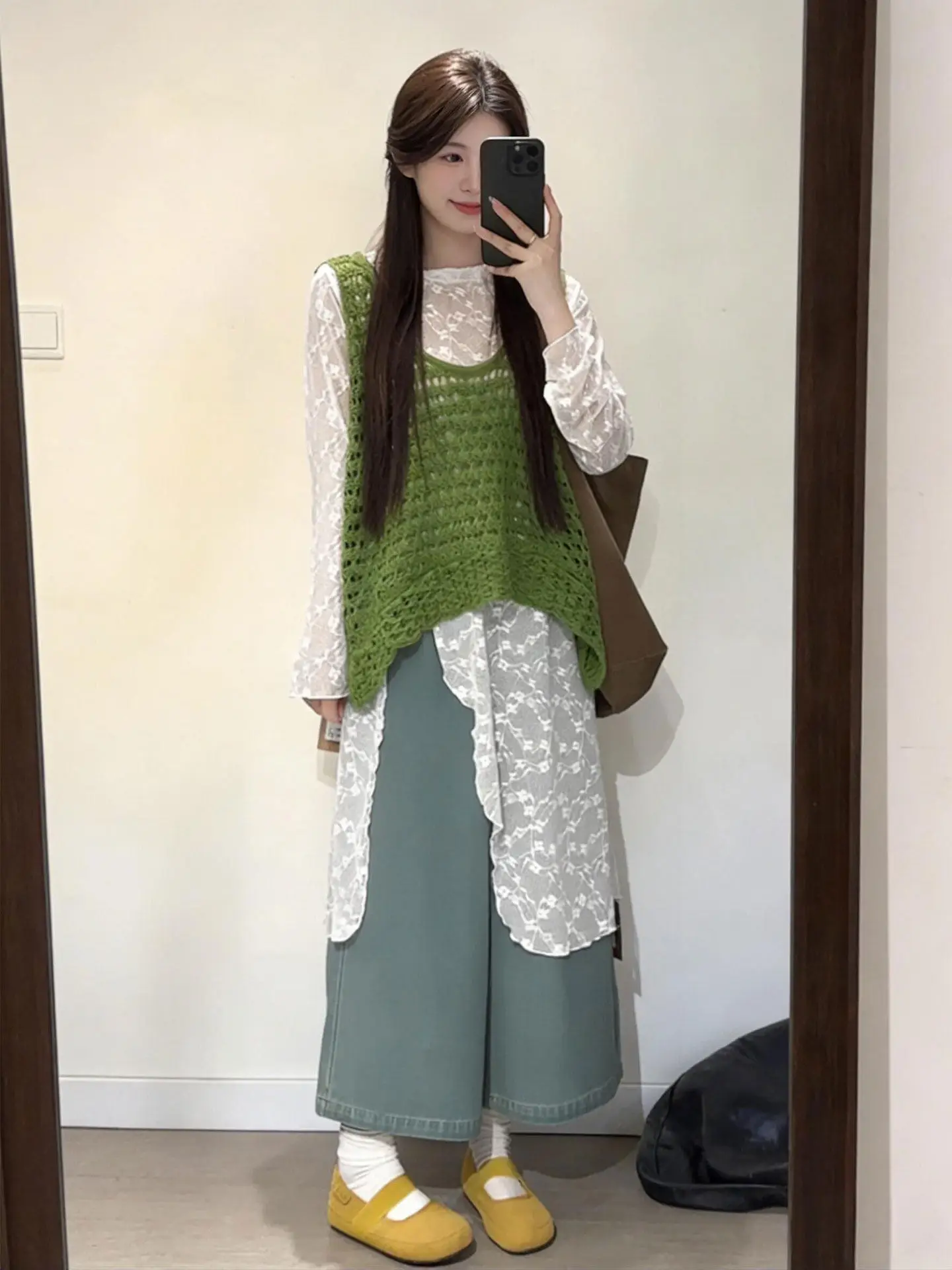 

Spring Season plus Size Women's Lace Top Tank Top Jeans Korean Style Unique Beautiful Set High Waist Nine Points Pants