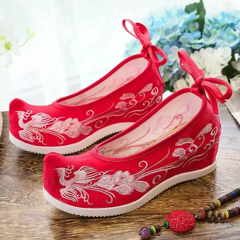 

Woman Cocked Shoes Toe Embroidered Shoes Increased Internal Thick Sole Shallow Ankle Strap Hanfu Shoes Retro Red Wedding Shoes