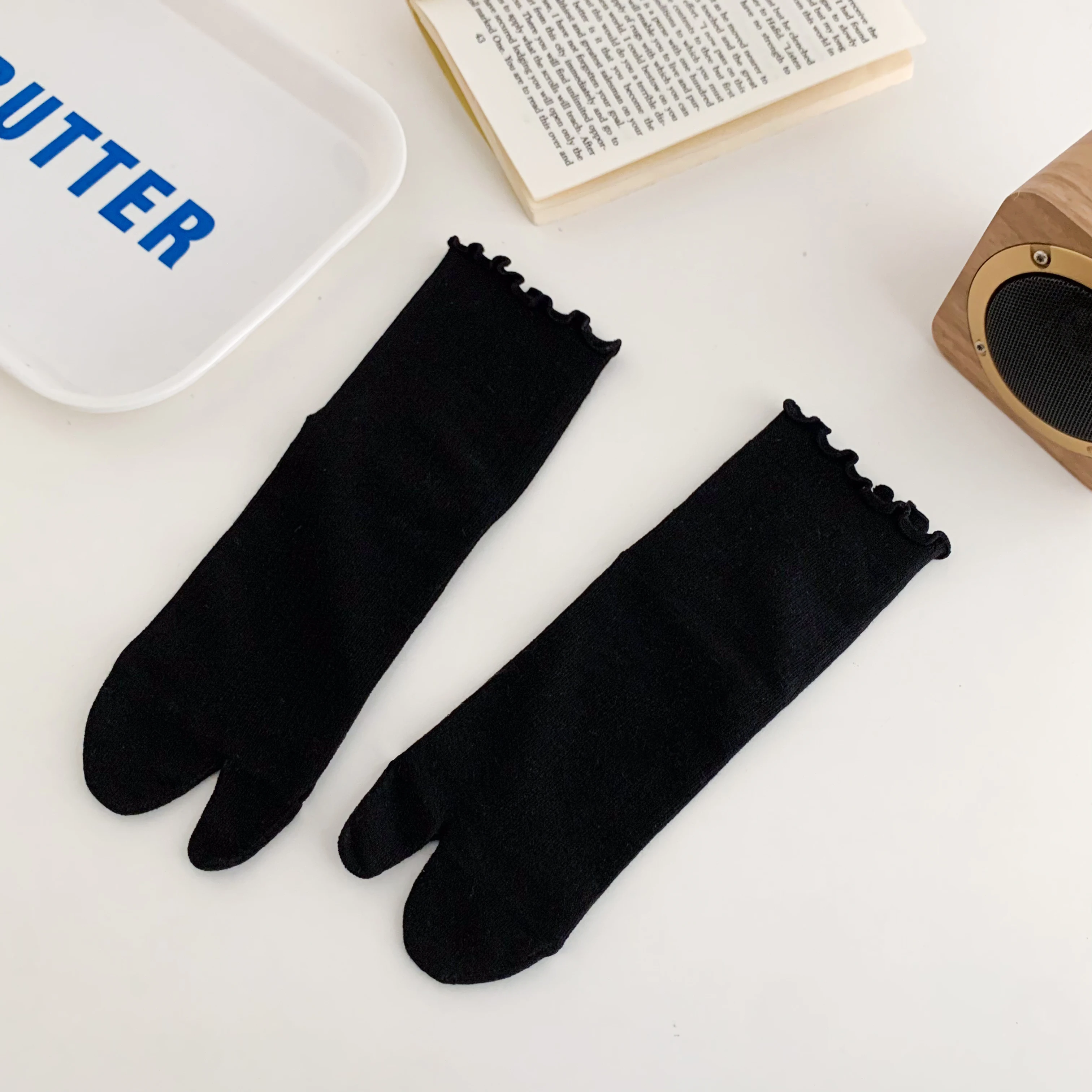 Japanische Baumwoll-Zehensocken mit Rüschenrand für Damen, Einfarbige Zwei-Zehen-Socken, Harajuku Hochelastische Unisex Tabi-Socken – Detail 7