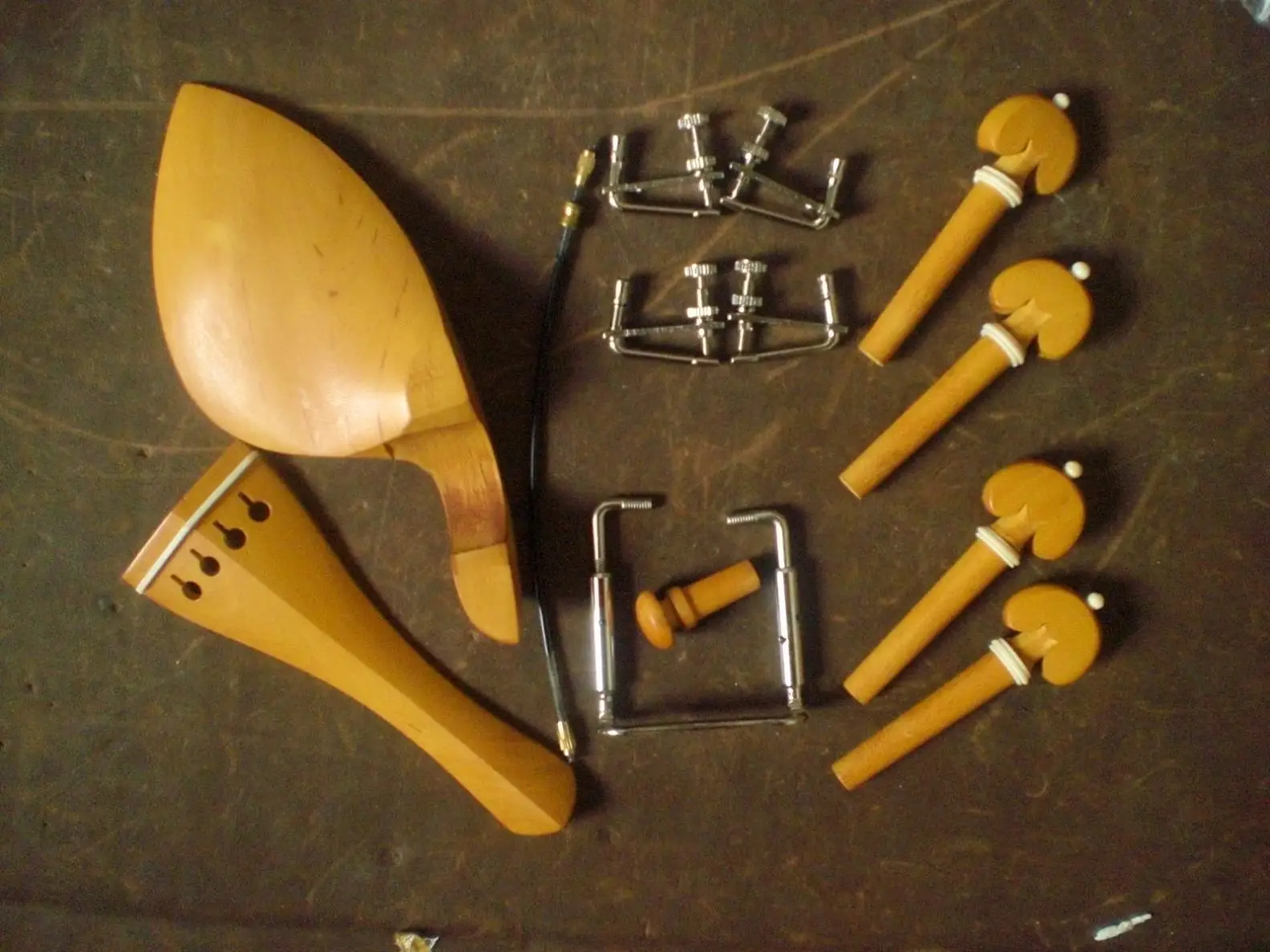 1 Set Quality Boxwood Violin Fitting with Fine Tuner Tail Gut Chin Rest Screw All 4/4