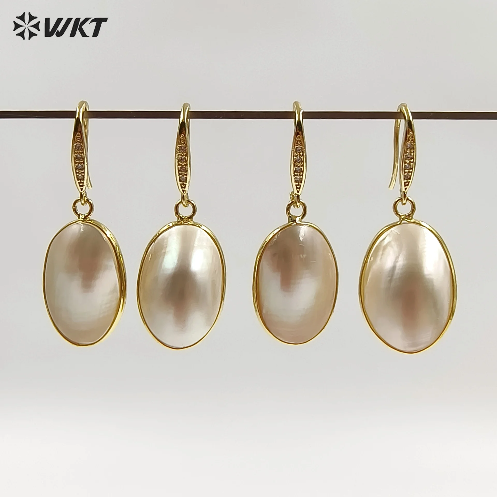 

WT-MPE183 Trendy Elegant Gold Electroplated Oval Smooth Mabe Shell Women Earrings For Friend Good Quality Jewelry Gifts