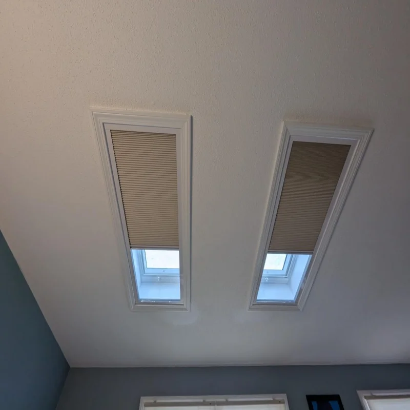Custom Electric Thermal Blackout Skylight Cellular Blinds USB Rechargeable Battery Motor Smart Honeycomb Shades For Ceiling Roof