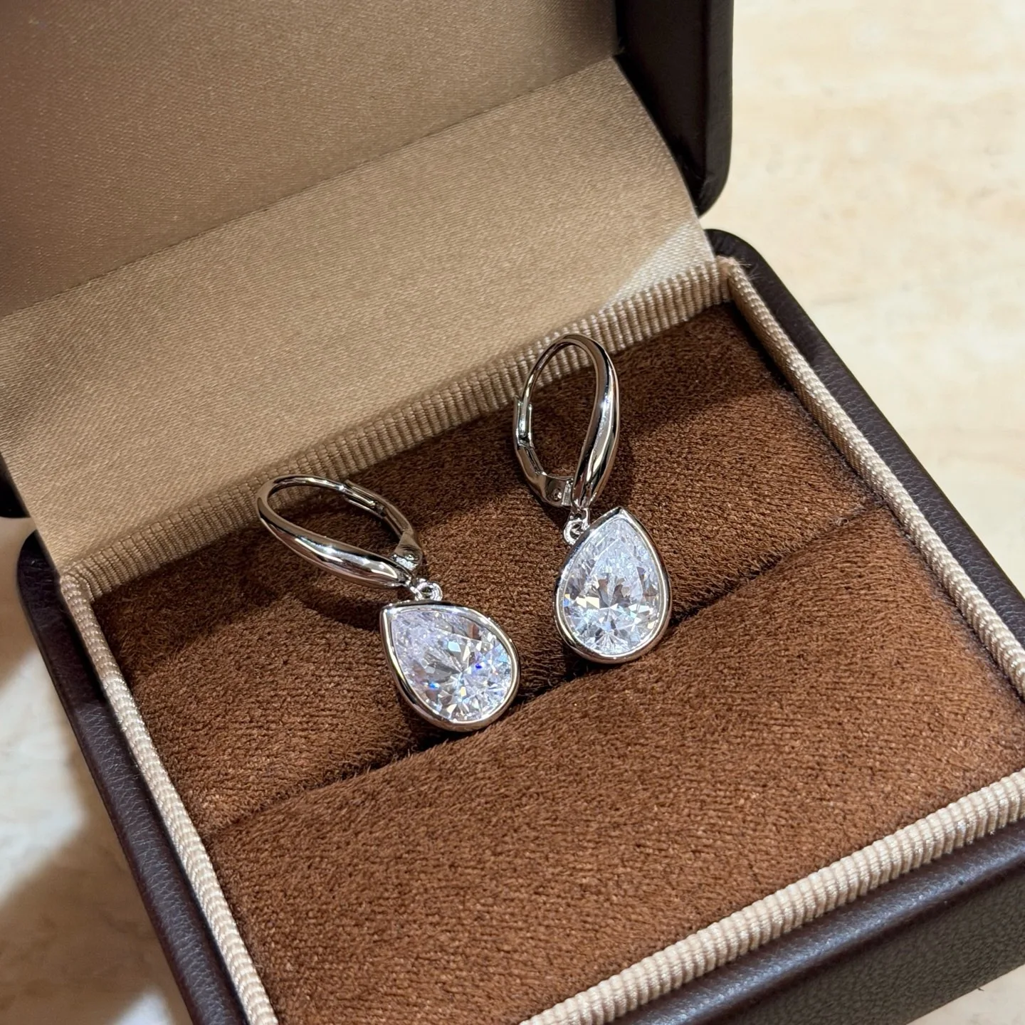 Trendy 925 Sterling Silver Drop Earrings For Women Polished Leverback Pear Solitaire Clear Stones Wedding Gift Fine Jewelry