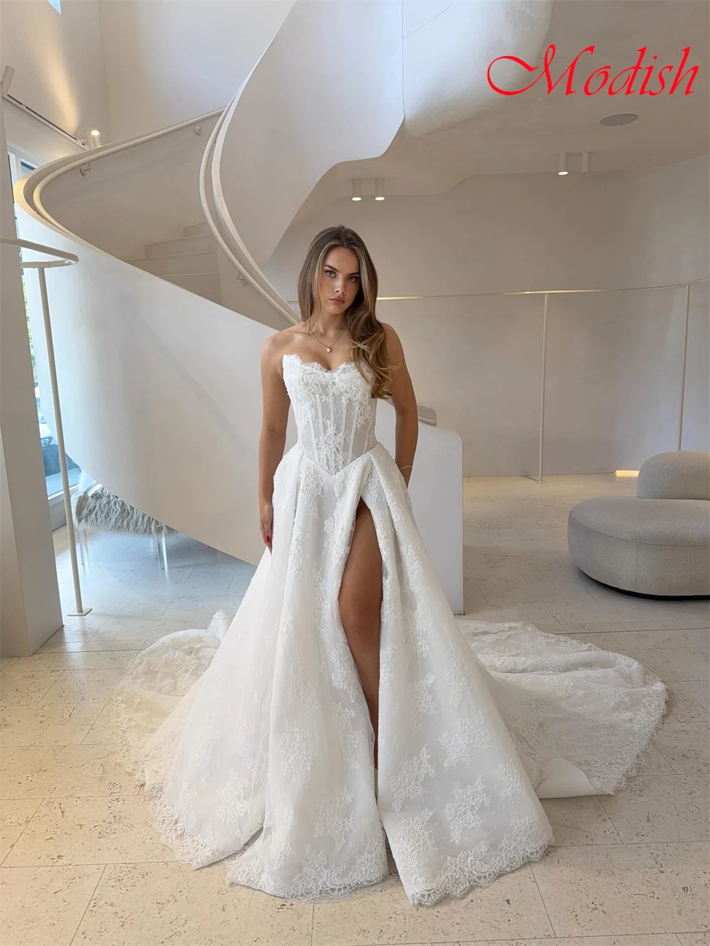 カスタマイズされたソフトホワイトオーガンザウェディングドレスフォーマル恋人ノースリーブブライダルガウン夢のようなAラインコートトレインVestido De Novia