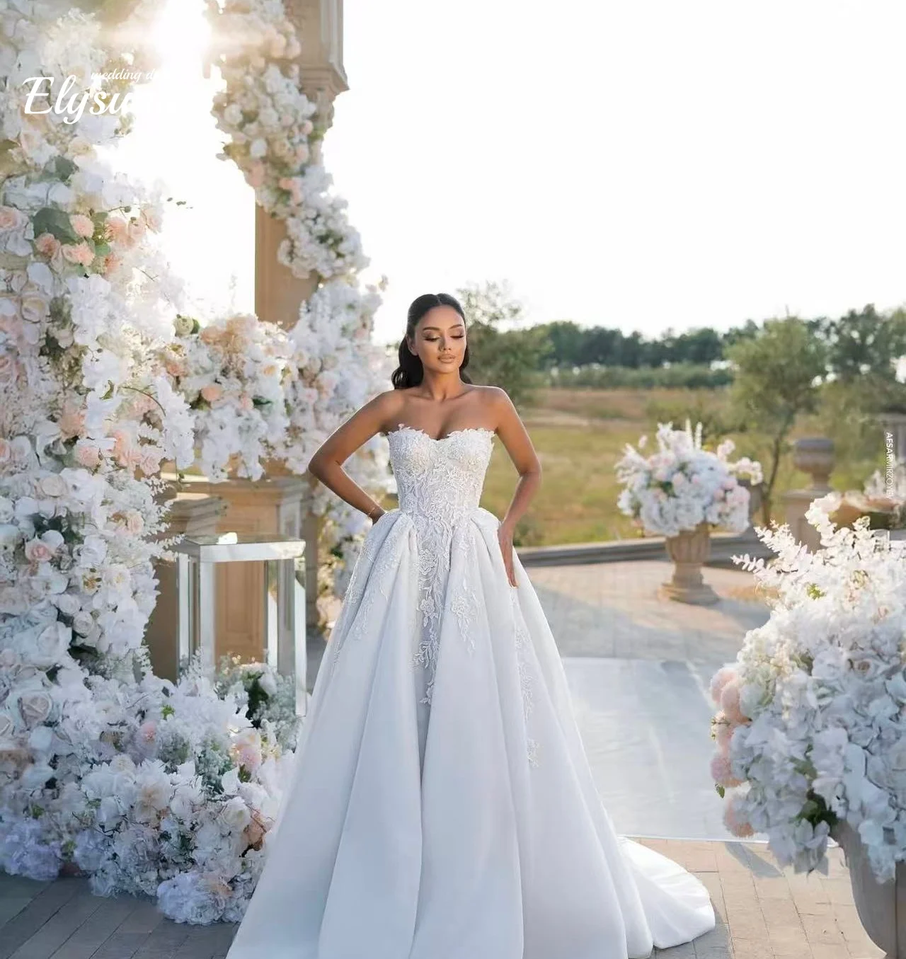 Customized  Sweethart Lace Applique Bridal Grown A Line Wedding Dresses Sweep Train Vestido De Noival