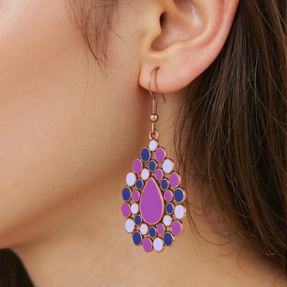 Women's Vintage Dangle Earring - Street Fashion Photography 评论和价格