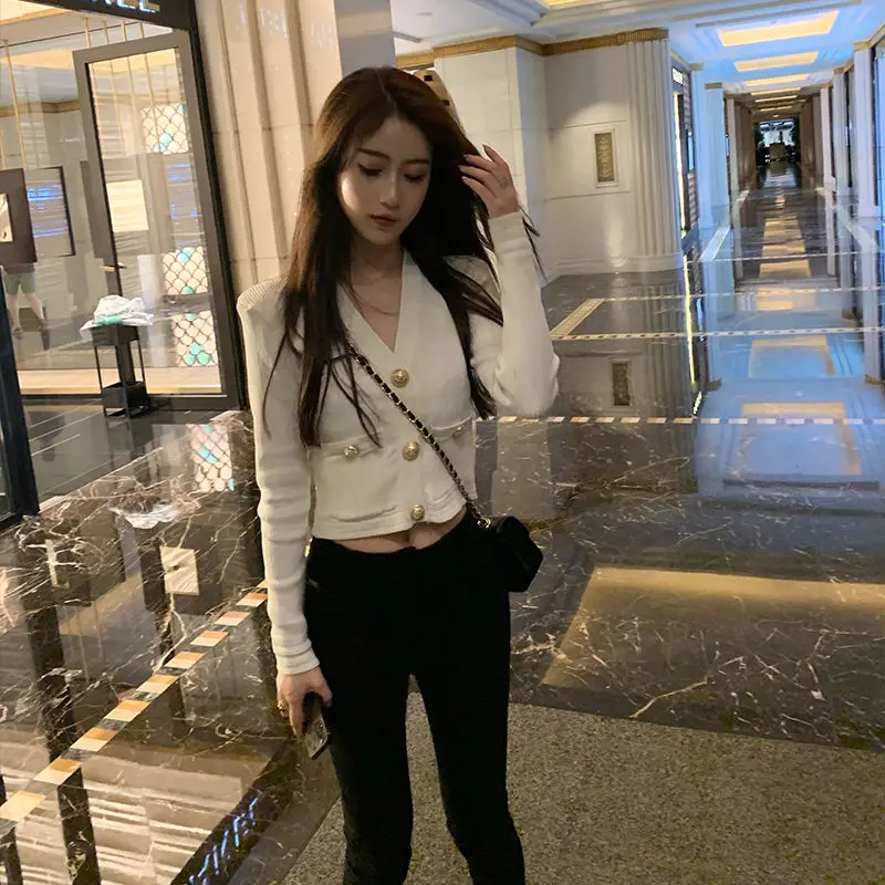 Вязаный кардиган, весенне-осенний наряд, тонкая короткая белая куртка с длинными рукавами и v-образным вырезом, новый тренд