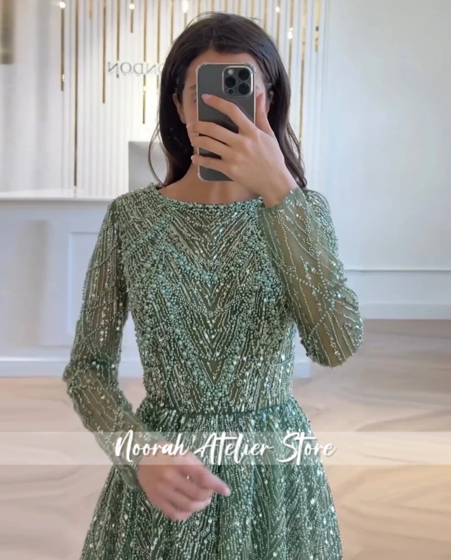 Weißes Satin-Meerjungfrau-Abendkleid Dubai, maßgeschneidert, Perlen-Abendkleider 2025, Brautkleider, Abschlussballkleid, فسات Mohamed 1914 Formelles Kleid maßgeschneidert