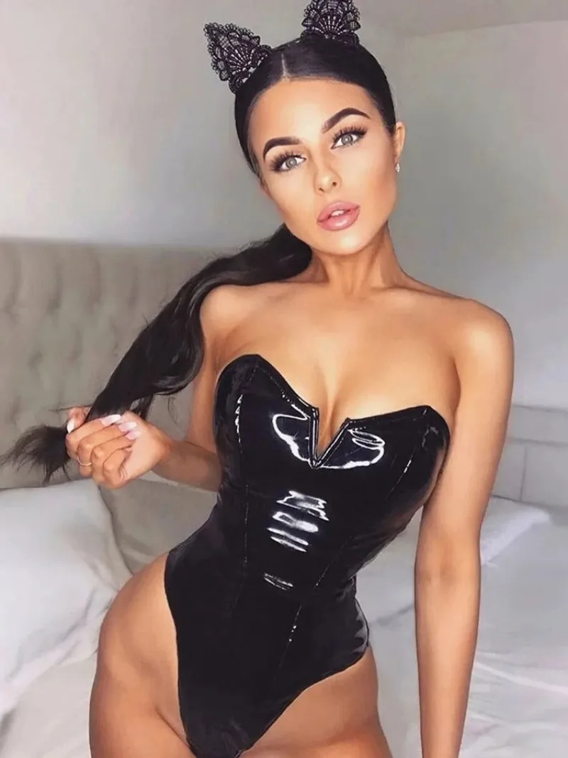 النمط الأوروبي والأمريكي 2025 الخريف والشتاء ملابس نسائية جديدة الإبداعية عارية الذراعين مثير سليم صالح بولي بذلة بذلة للنساء