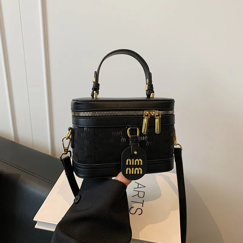 

Women's Luxury Leather Classic Fashion Crossbody Designer Bag Elegant Shoulder Tote Handbag For Everyday Urban Dressing