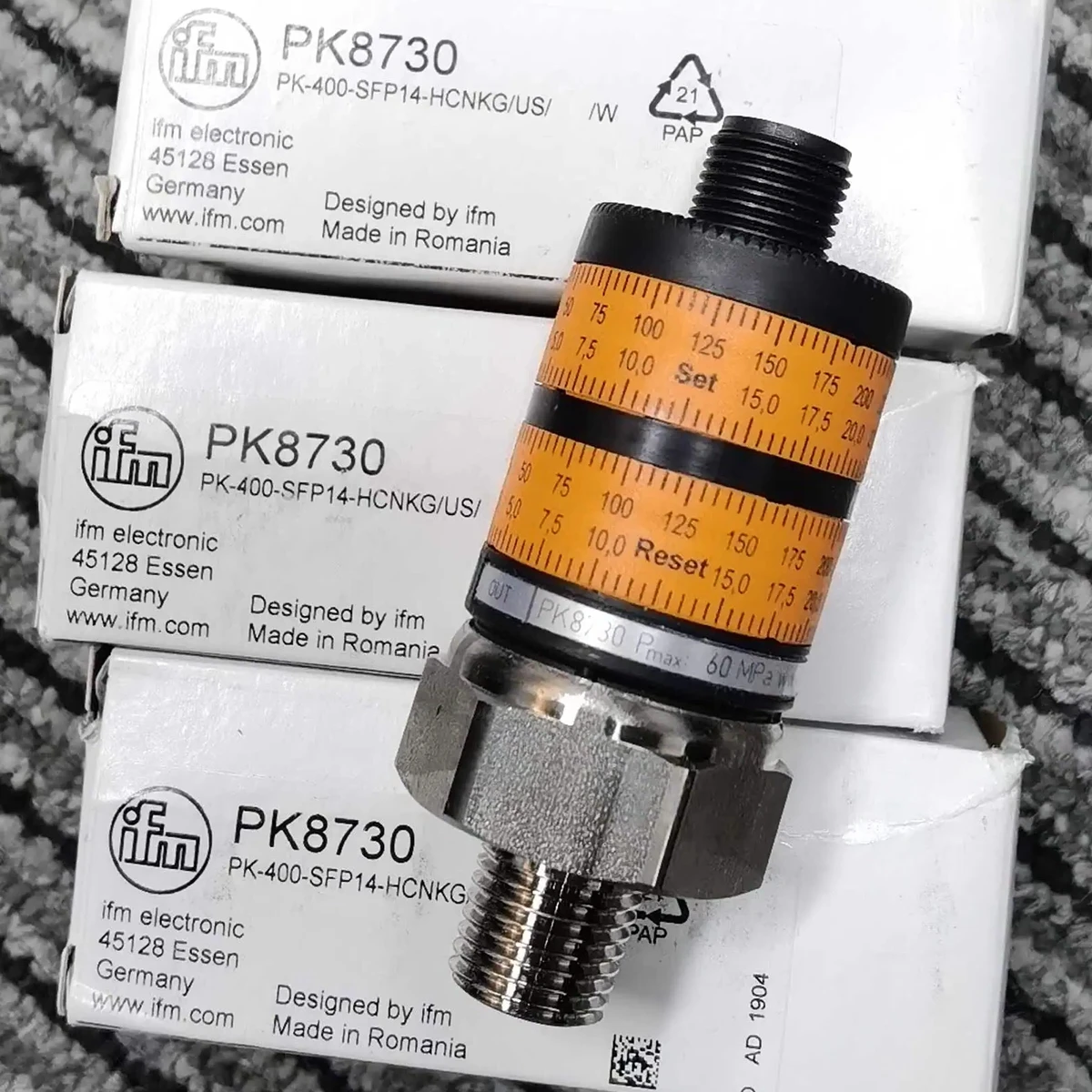 ifm 100%-NEW PK8730 PK8731 Pressure switch with intuitive switch point setting original