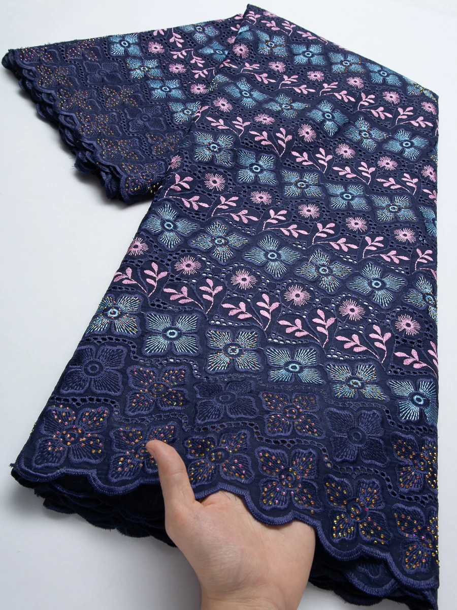 2026 Neuer afrikanischer marineblauer Schweizer Voile-Spitzenstoff aus Baumwolle – bestickte florale Voile-Spitze, geeignet für Party- und Hochzeitskleider
