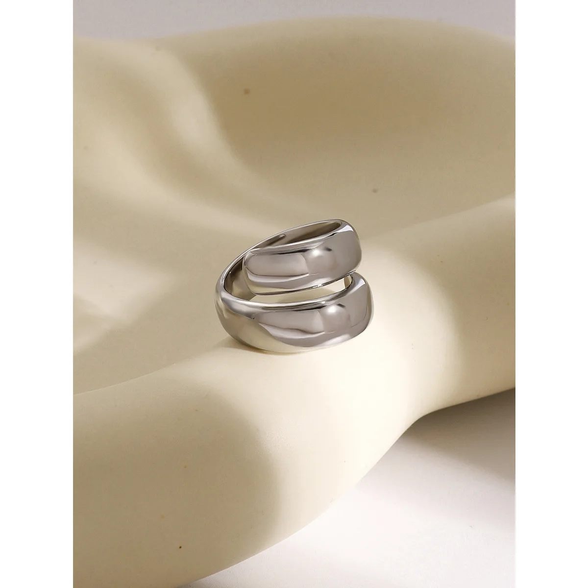 Stainless Steel PVD 18K Gold Plated Tarnish Waterproof Twist Rings For Woman Jewelry Wholesale INS