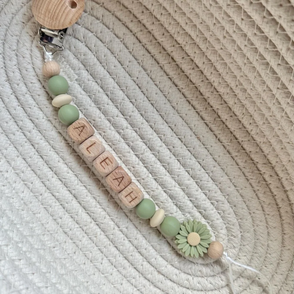 Custom Personalized Daisy Pacifier Clip – Wooden Letters – Beige – Silicone Beads – Pacifier Holder – Pacifier Chain