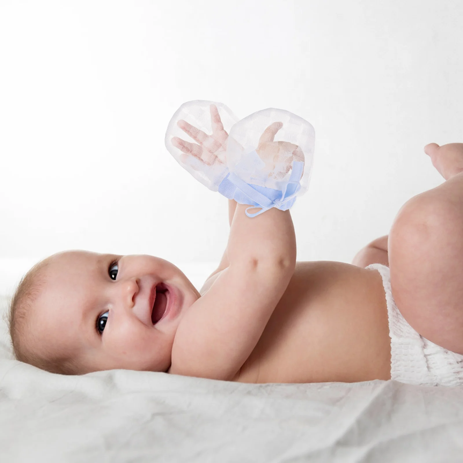 

2Pairs Baby Anti-Scratch Mittens Ice Silk Infant Gloves Adjustable Newborn Scratch Guard Gloves Baby Mittens 6-12 Months