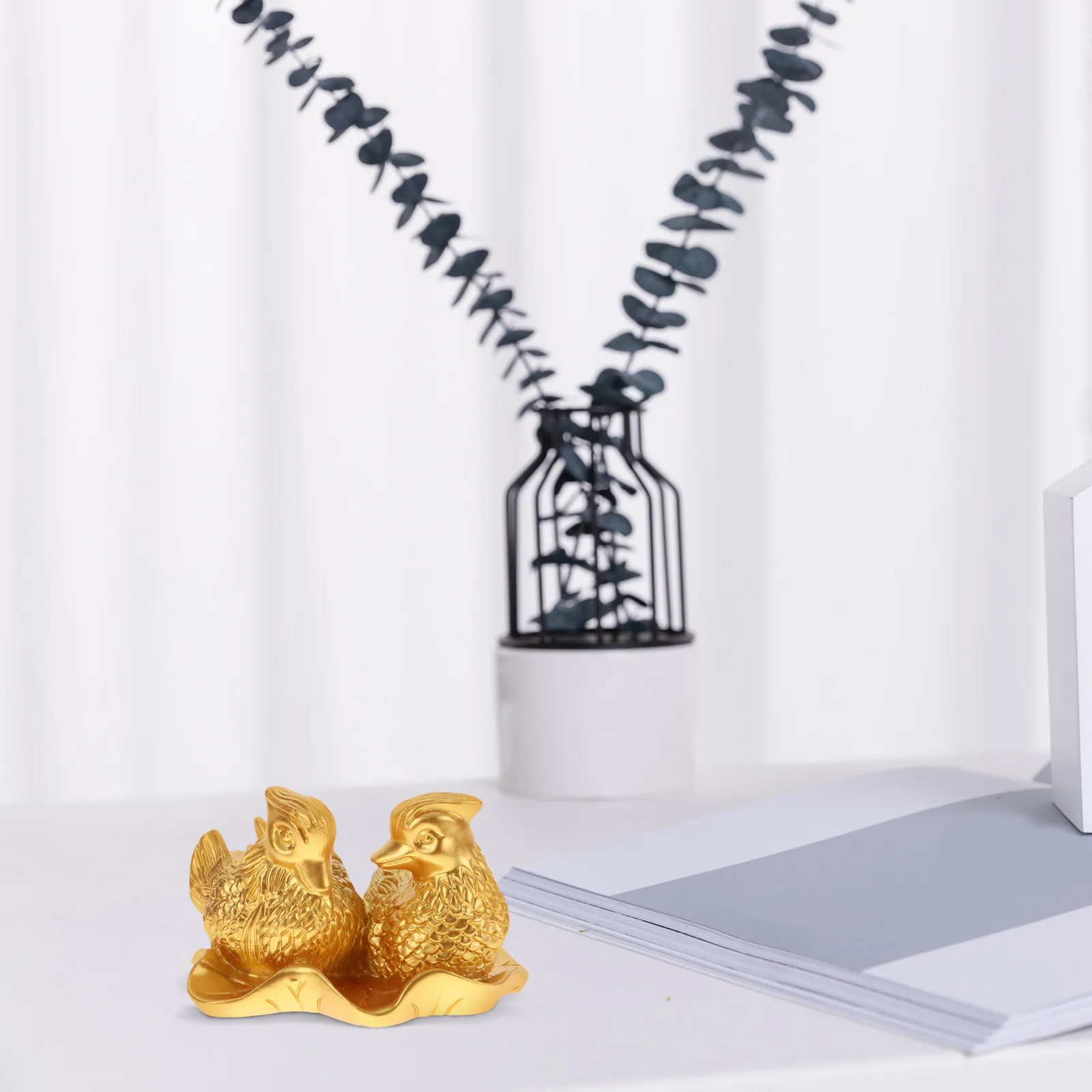 Premium Resin Golden Mandarin Duck Sculpture Non Fade Crack Resistant Home Office Decor Desktop Adornment Wedding Love Birds