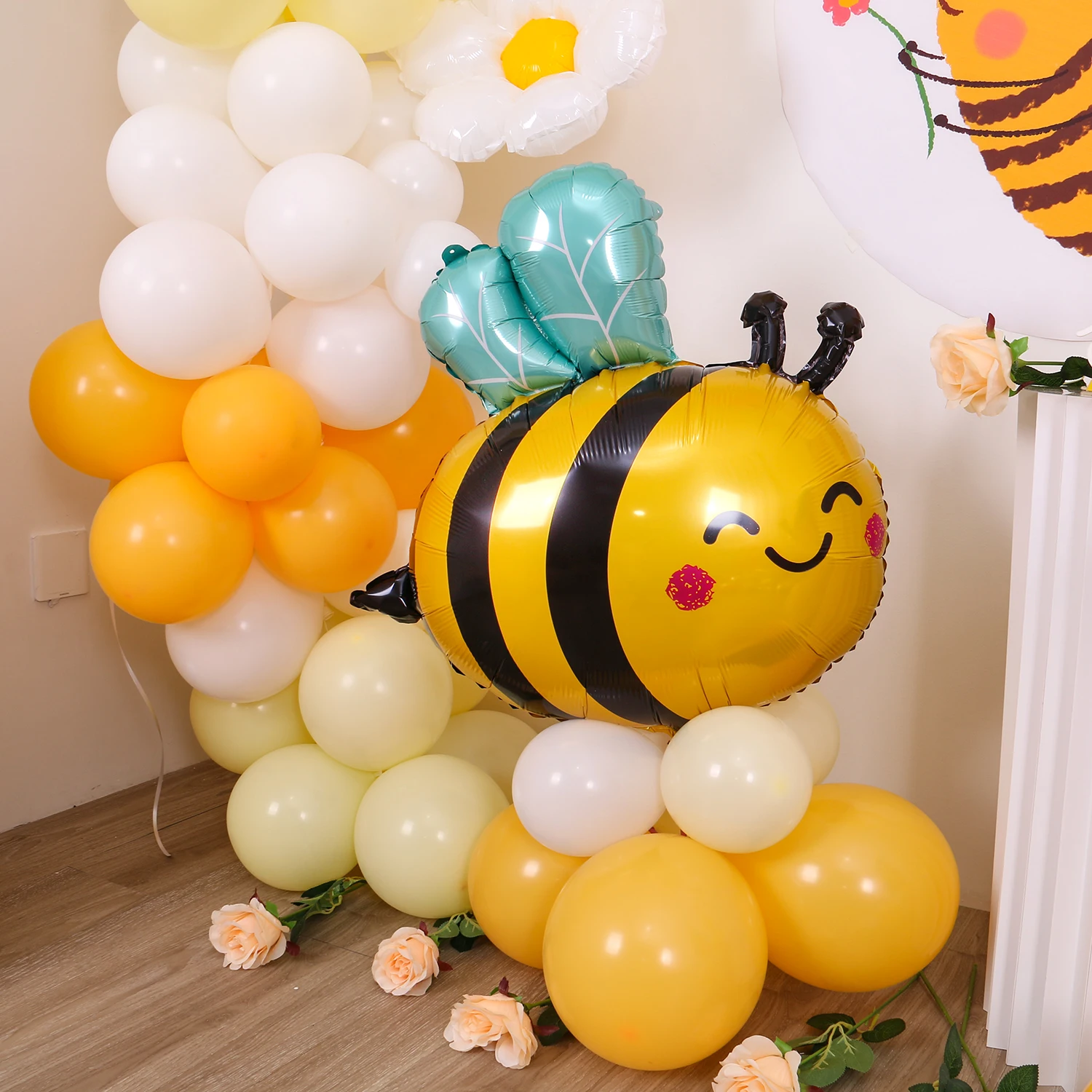 Bee Balloon Arch Set, Milk Yellow Big Bee Daisy Balloon, Sunflower Gender Revealing Birthday Party Decoration