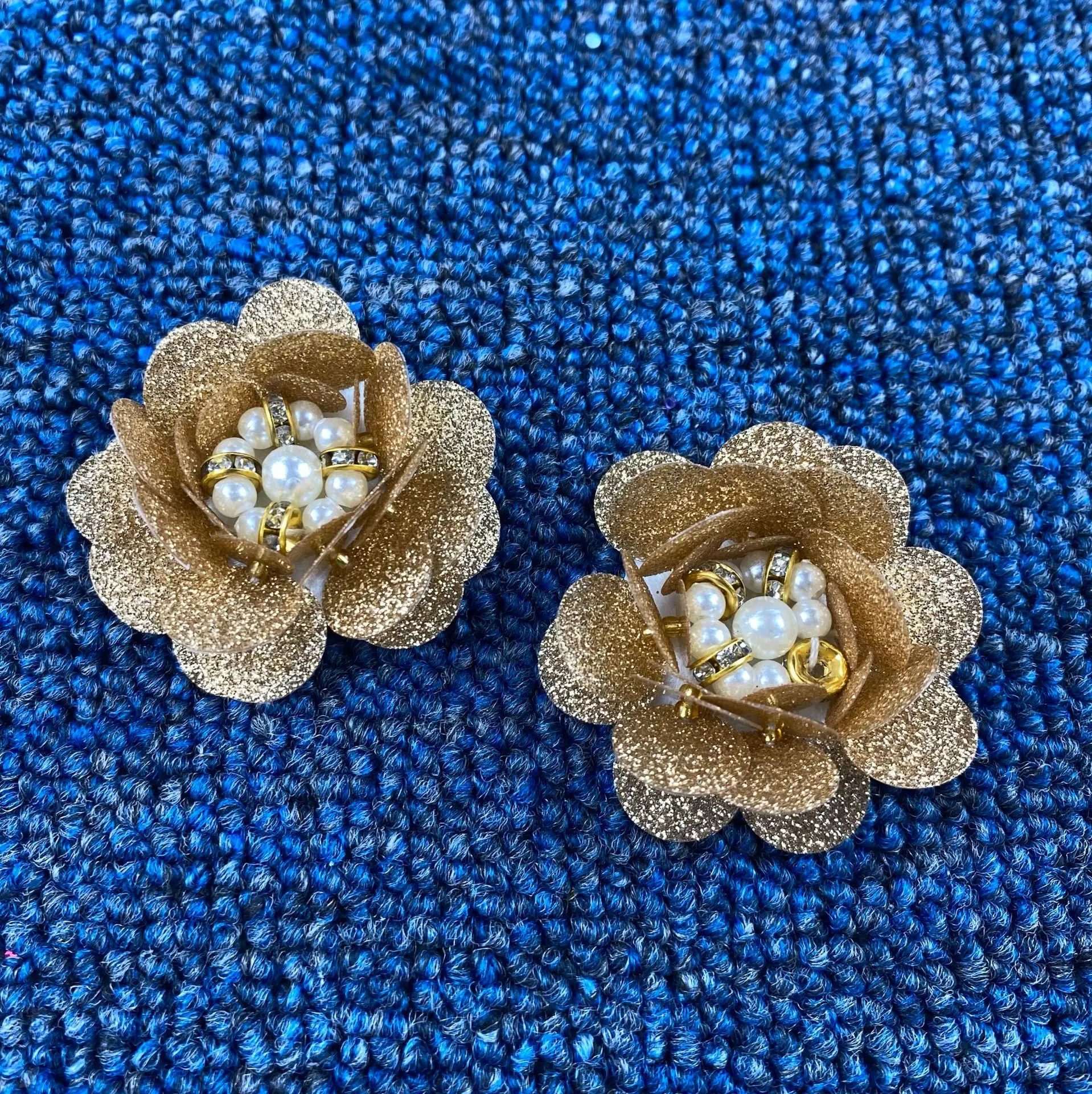 

100 шт., оптовая продажа, одежда, ювелирные изделия, женская нашивка, наклейка, украшение, сделай сам, новая бусина для ногтей, бусина с бриллиантами, цветок, алмазный центральный элемент