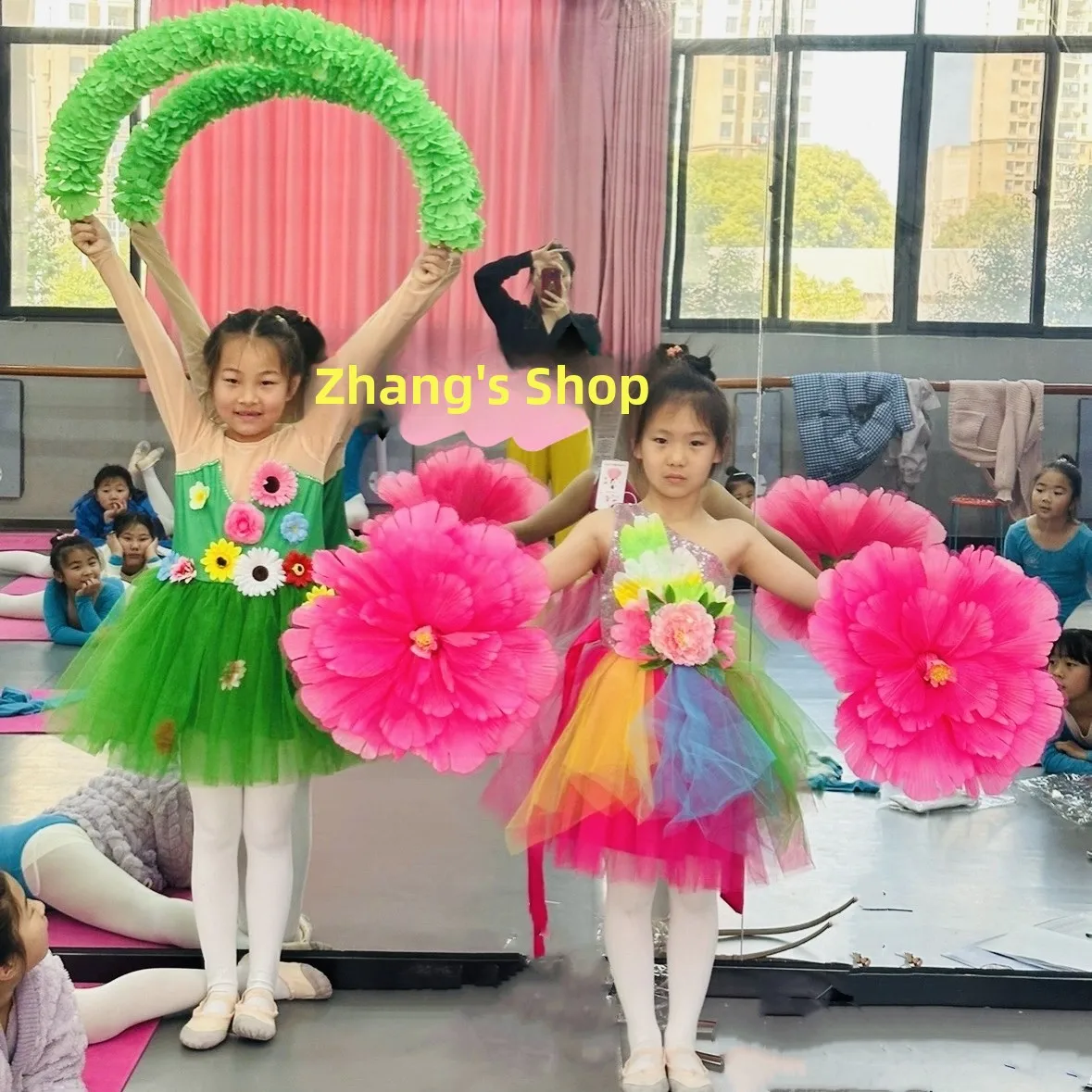 Alat Peraga Bunga Peony Genggam Cincin Setengah Lingkaran Buket Bercahaya Matahari untuk Pertunjukan Tari Aksesori Bunga Gratis