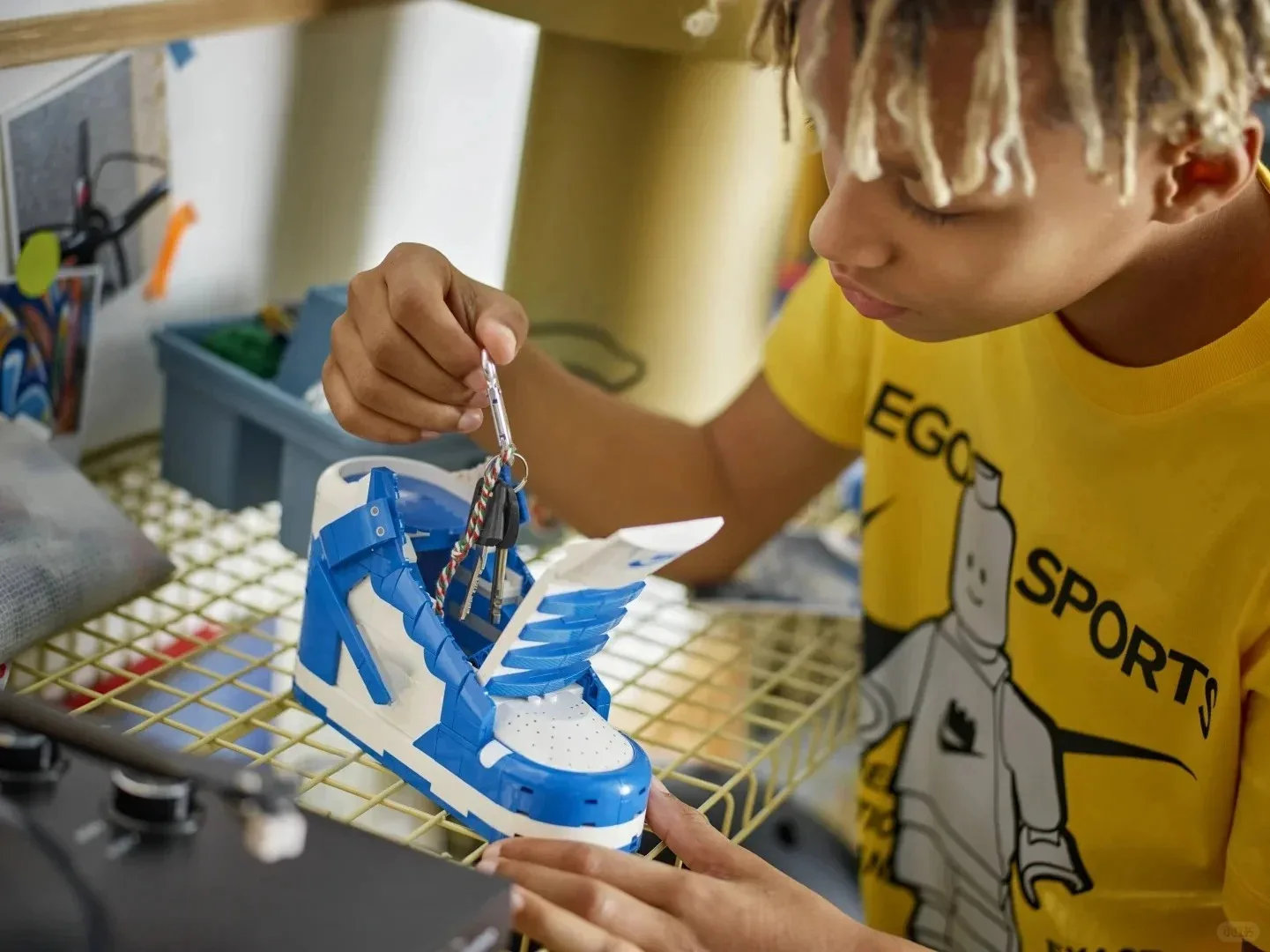 2025 Nieuwe Sneakers 43008 Model Bouwstenen Set Kerst Verjaardag Kinderen Jongens DIY Model Cadeau Speelgoed