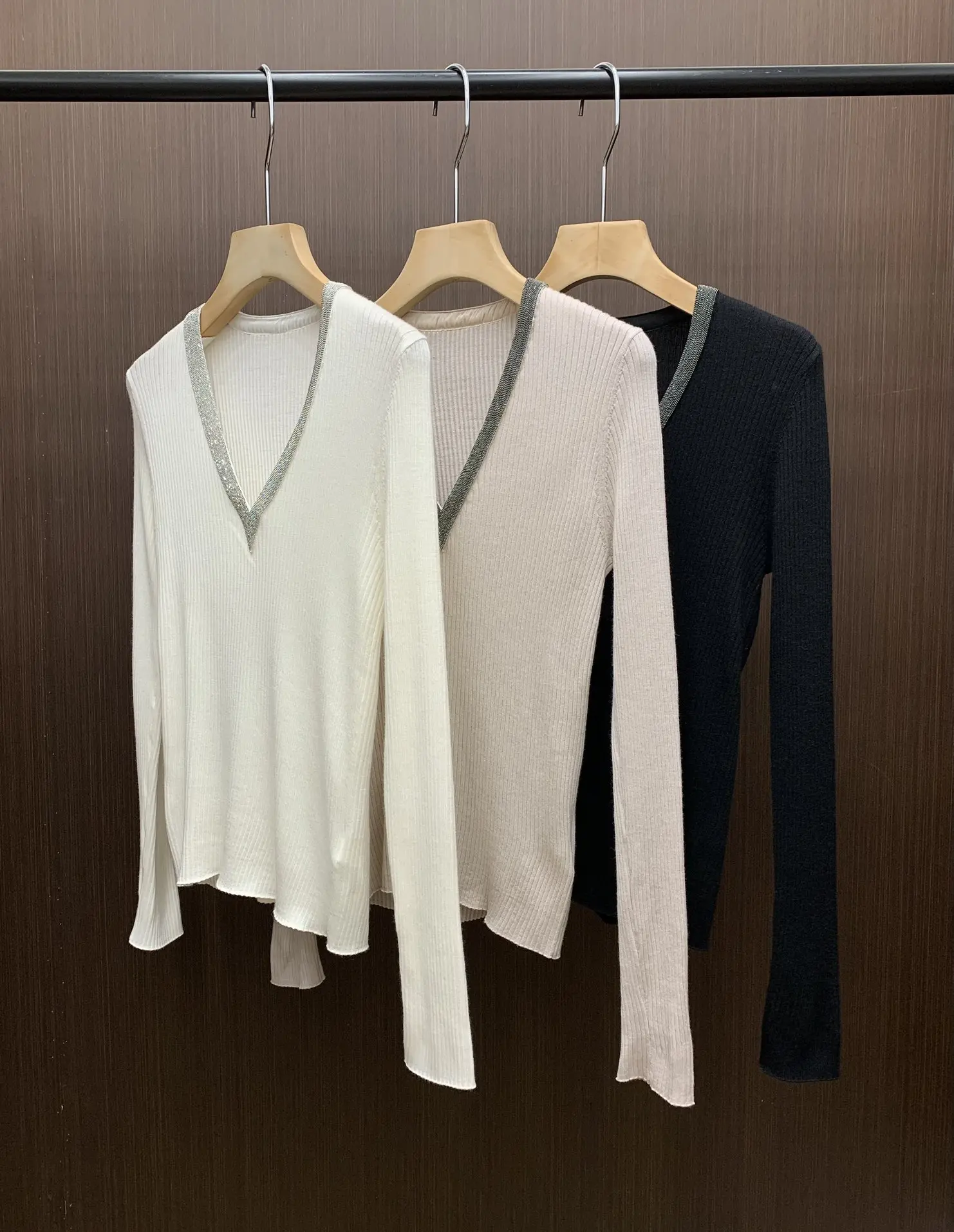 

24 Summer New B//C Women's Knitwear Long Sleeve Beaded Zipper V-Neck Wool Knitwear Soft Top