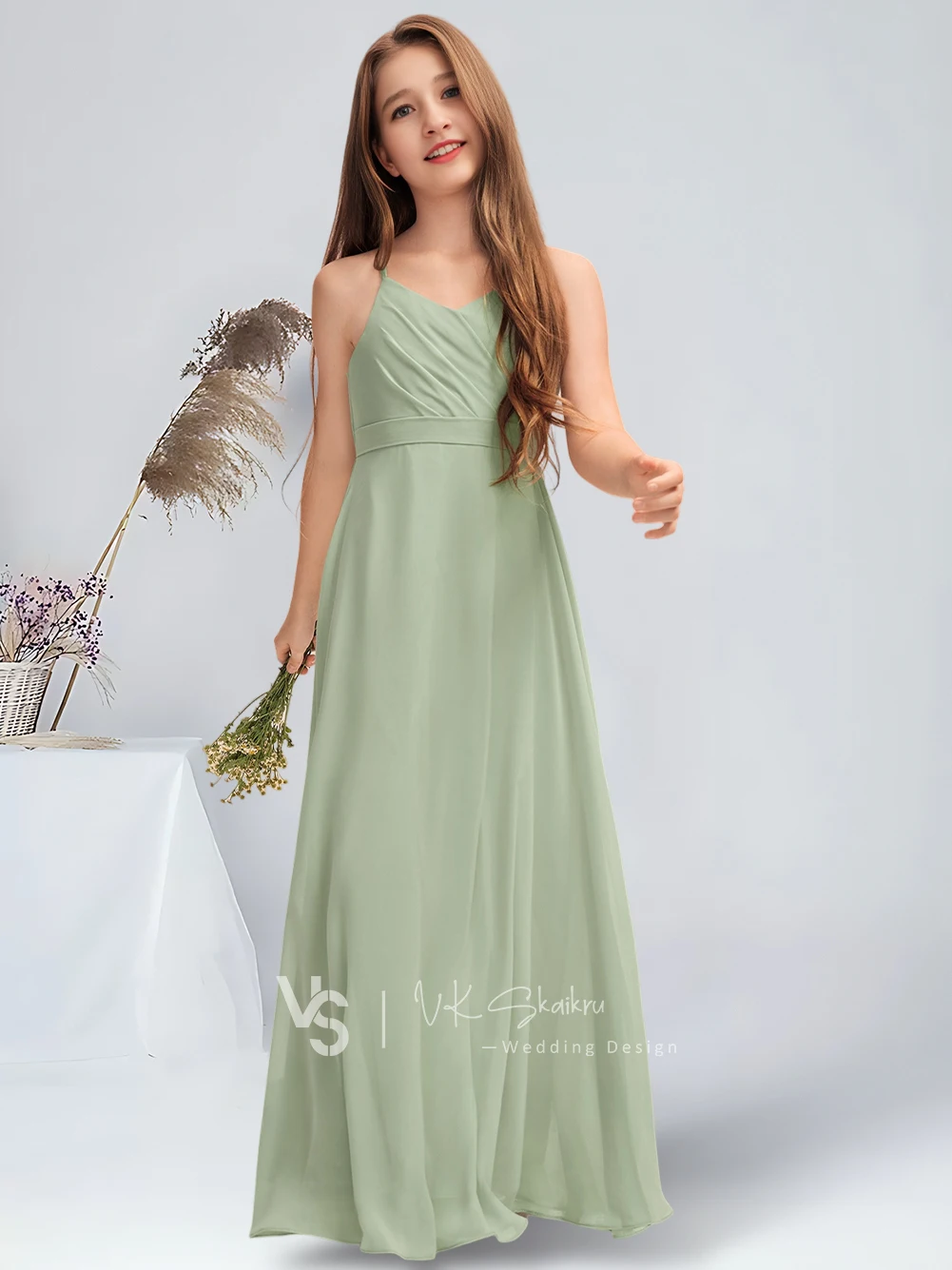 A linha com decote em v até o chão chiffon júnior vestido de dama de honra com plissado celadon vestido da menina de flor vestido de festa de casamento para adolescentes