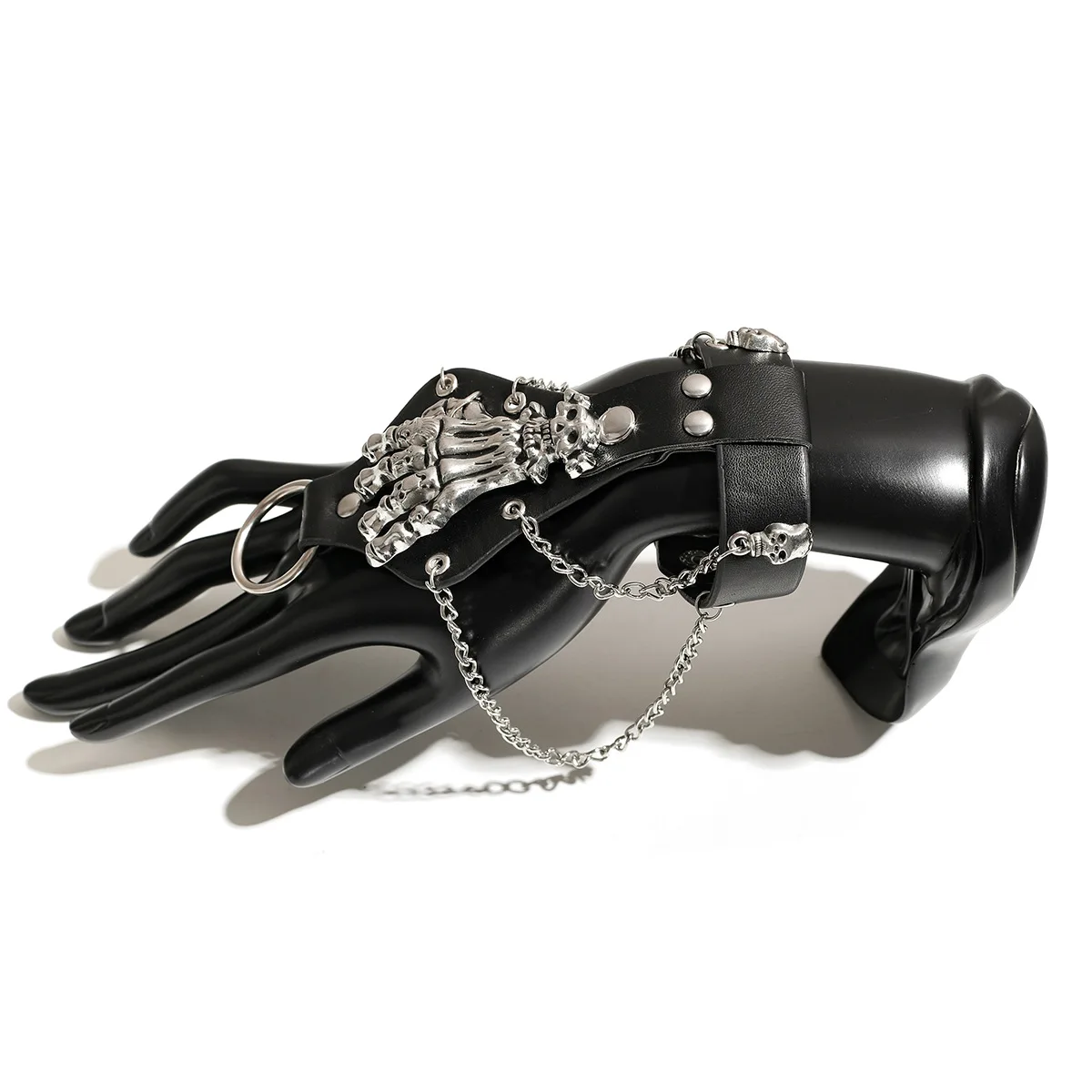 2024 New Emo Punk Gothic Skull bracciali per uomo donna Hip Hop Metal nappa Goth Black PU Leather bracciali braccialetti Boho Jewelry