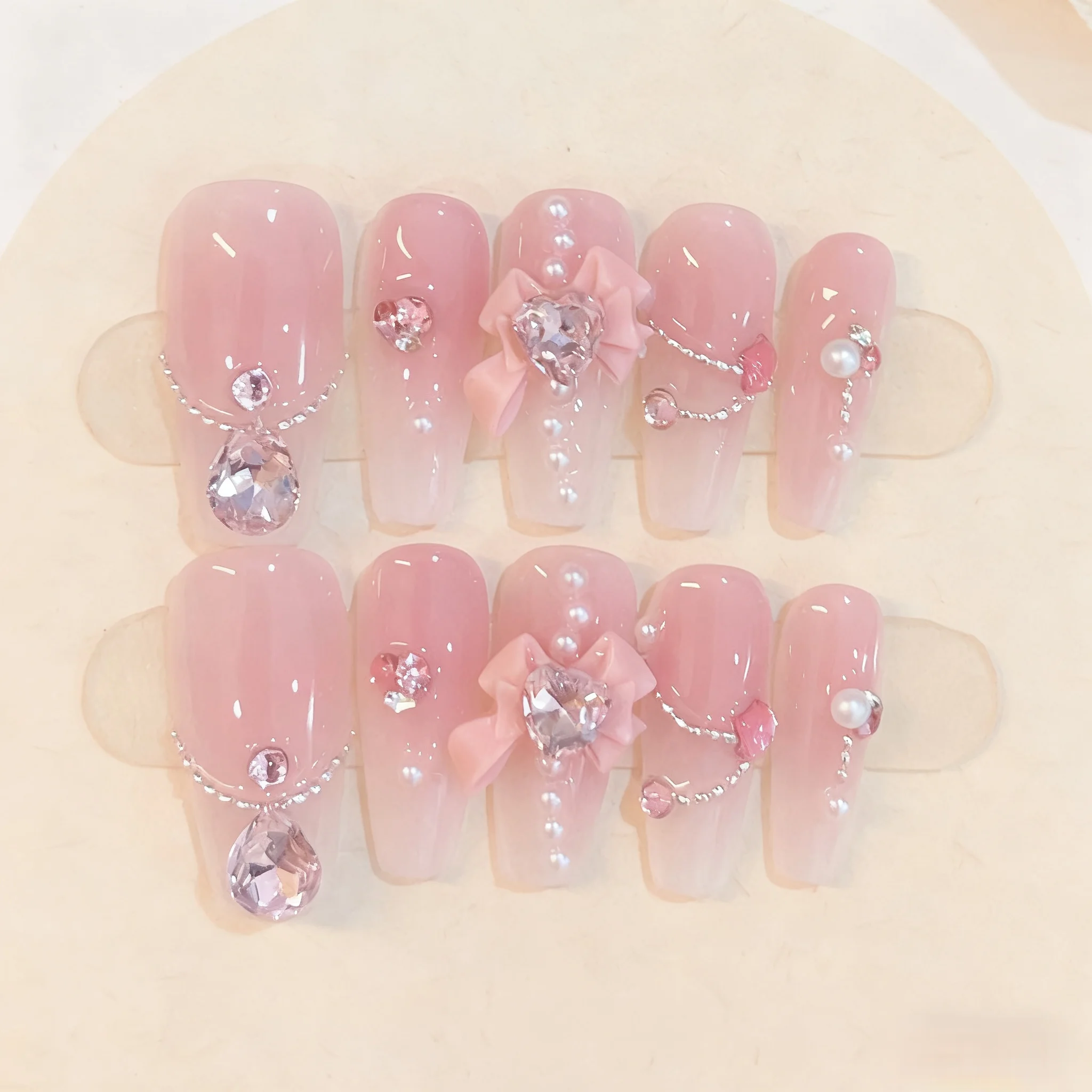 

10 шт., румяна, гроб, ручная работа, пресс на ногтях, сердце, дизайн со стразами, накладные ногти, полное покрытие, жемчуг, носимые искусственные кончики ногтей