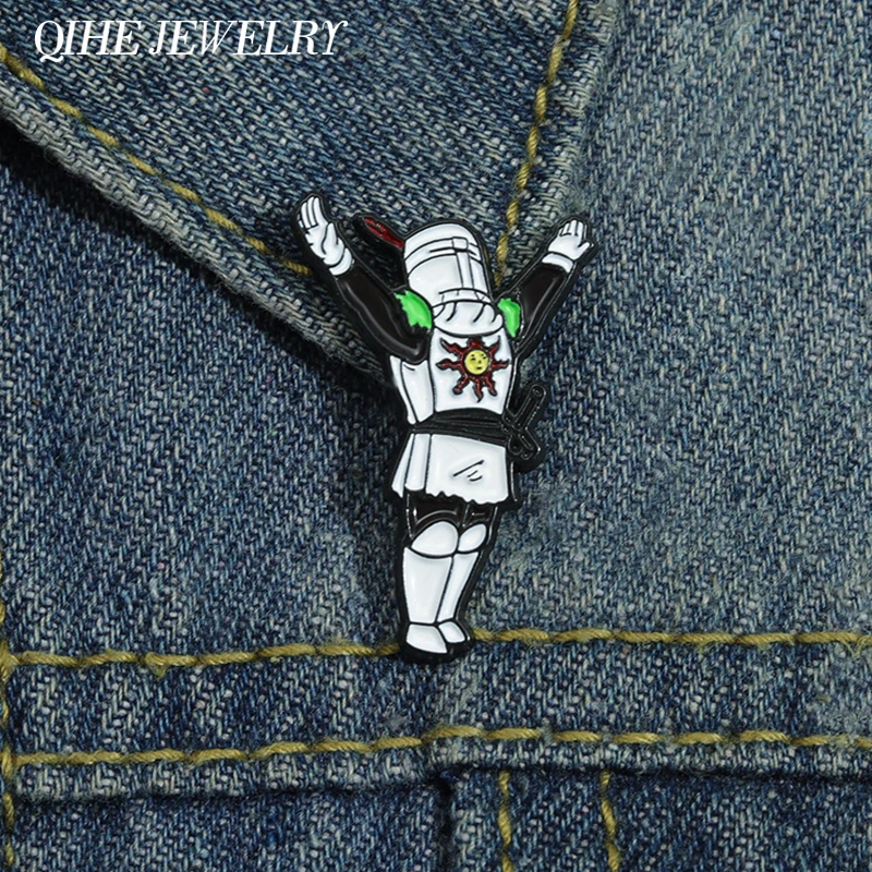 Lob die Sonne „Styling-Spiel Emaille Pins Dark Souls Serie Waffen Brosche Revers Abzeichen Punk Schmuck Geschenk für Spieler Freunde