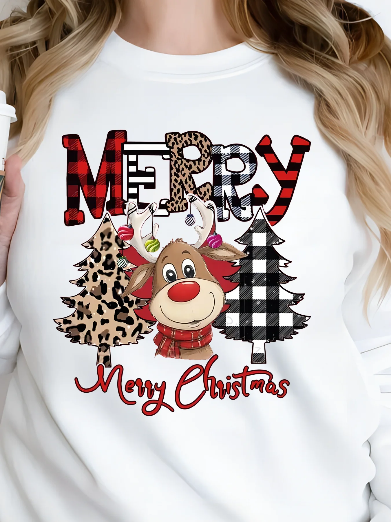 Women\'s casual style Christmas deer round neck long sleeved sweatshirt, for autumn and winter seasons