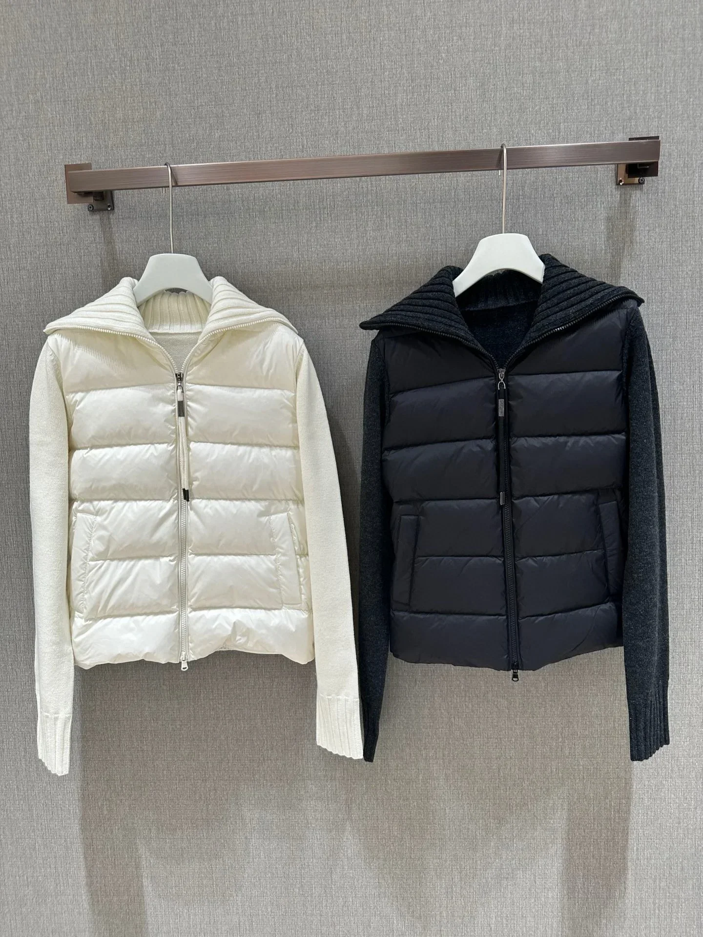 Winter wool knitted high neck jacket, luxurious and elegant women\'s short style solid color wool splicing down jacket