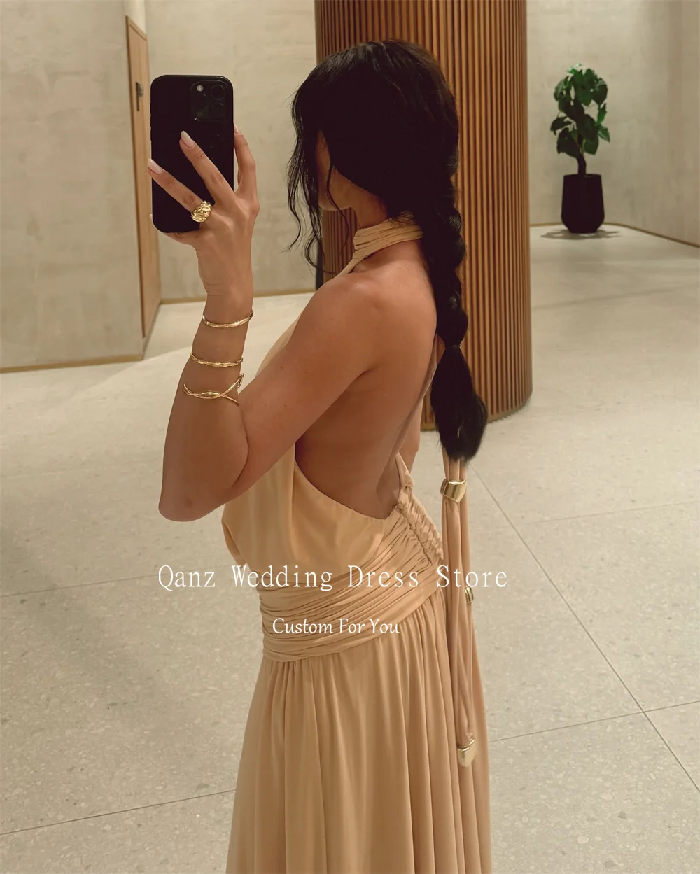 Qanz Modern Evening Dresses Halter Neck Sleeveless Yellow Prom Dress Floor Length Elegant Dresses For Special Event Customized