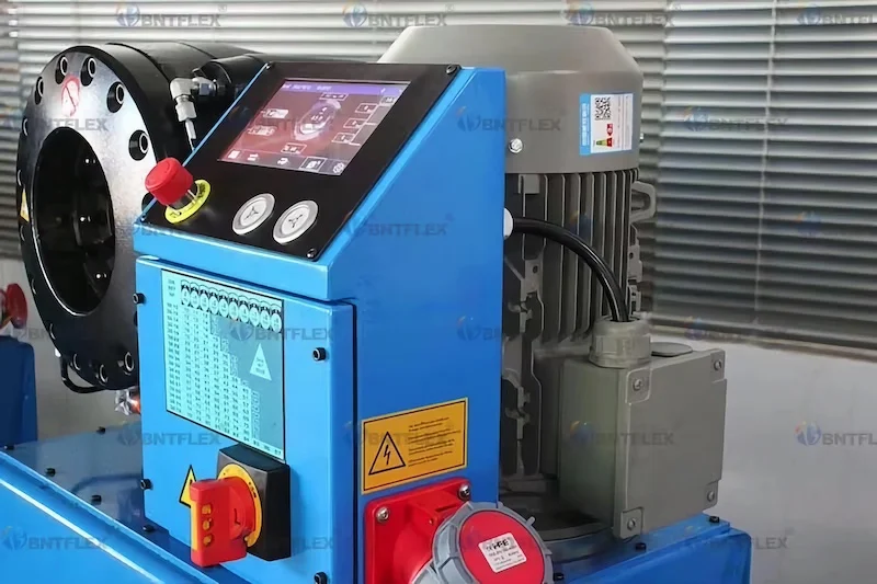 ماكينة تجعيد رقمية بسعر جيد 3KW/4KW P32T ماكينة تجعيد الخراطيم ماكينة تجعيد أوتوماتيكية للخرطوم الهيدروليكي