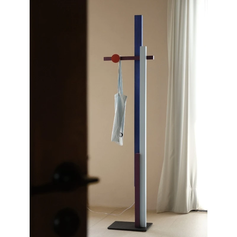 Floor-to-ceiling coat rack Solid wood Bauhaus style floor lamp Ambient light