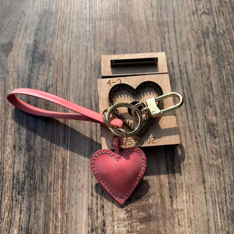 

Heart-shaped Pendant Die-cutting Molds Heart-shaped Bag Pendant Die-cutting Molds DIY Handmade Leather Product Die-cutting Molds