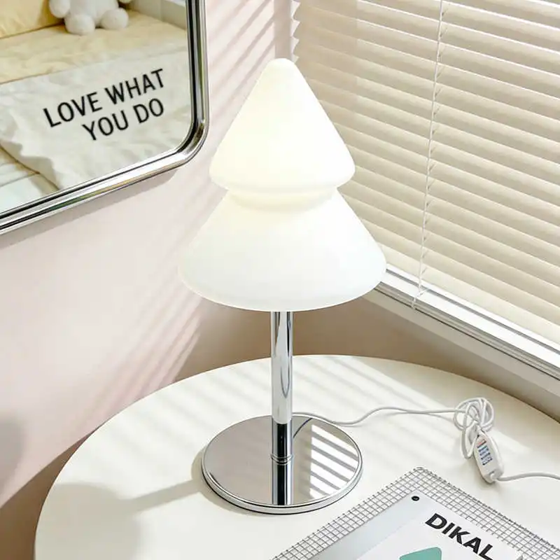 Lampa stołowa w stylu Bauhaus, choinka, dziewczęca, do salonu, sypialni, lampka nocna, dekoracyjna, tworząca atmosferę.