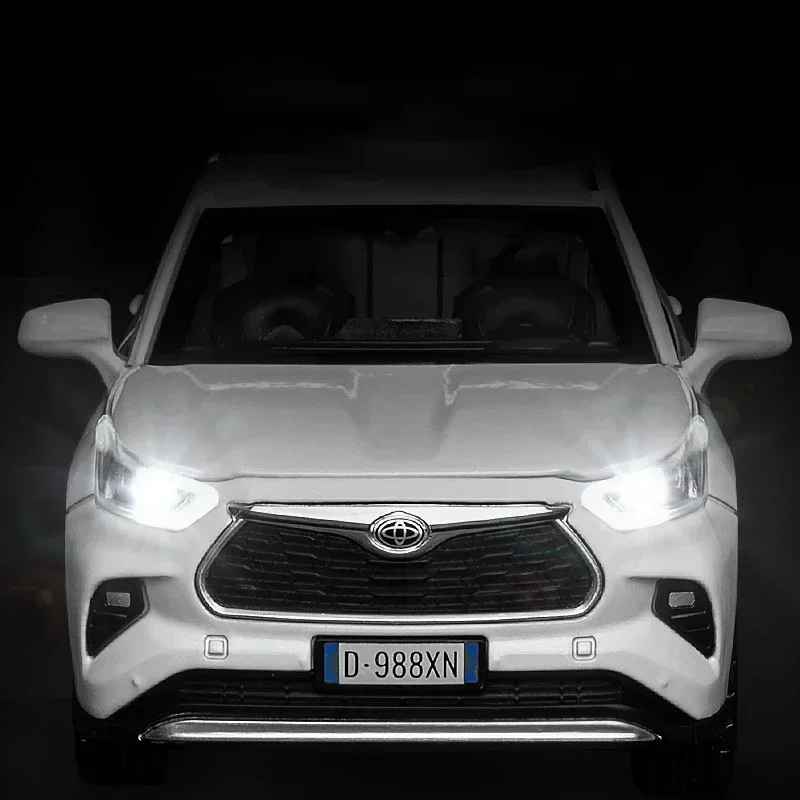 Highlander 2023 SUV in lega 1:32 pressofuso modello di auto giocattolo suono e luce tirare indietro giocattolo da collezione regalo di compleanno
