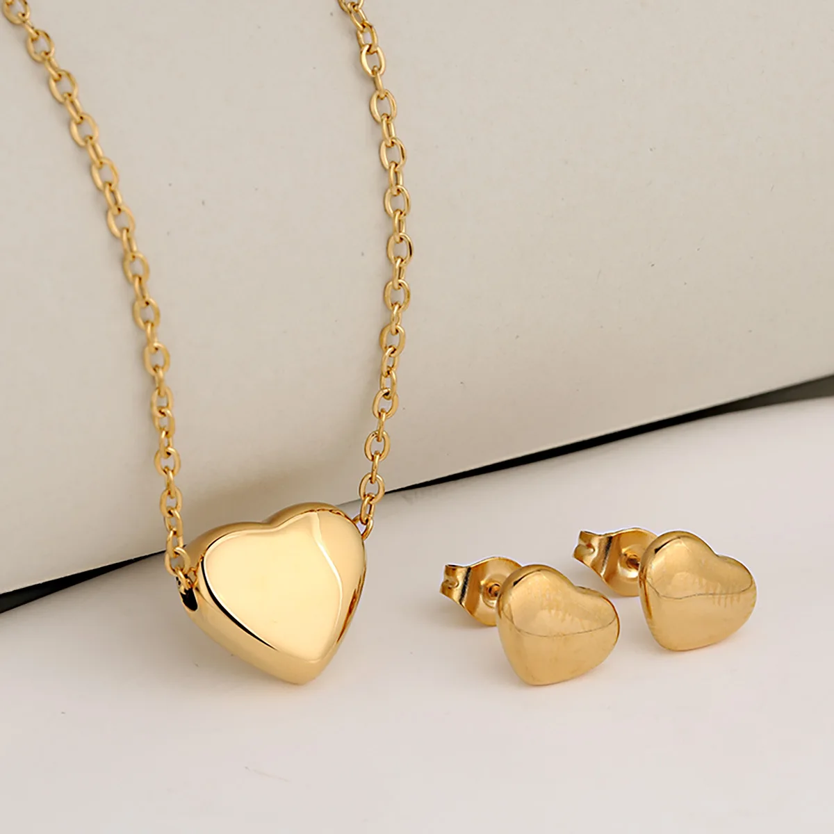 Gentle & Exquisite Simple Smooth Heart Stainless Steel Anti-Fade Necklace Earrings Set for Women, Elegant Upgrade