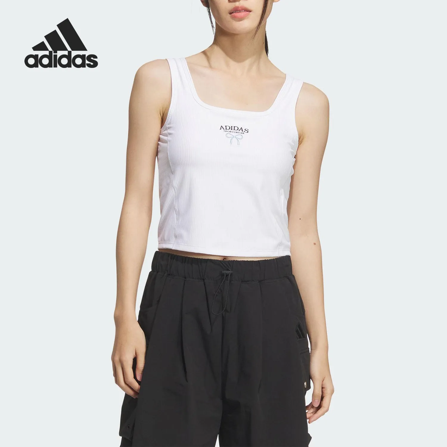 

Adidas seasonal women's short slim-fitting simple vest KE5798