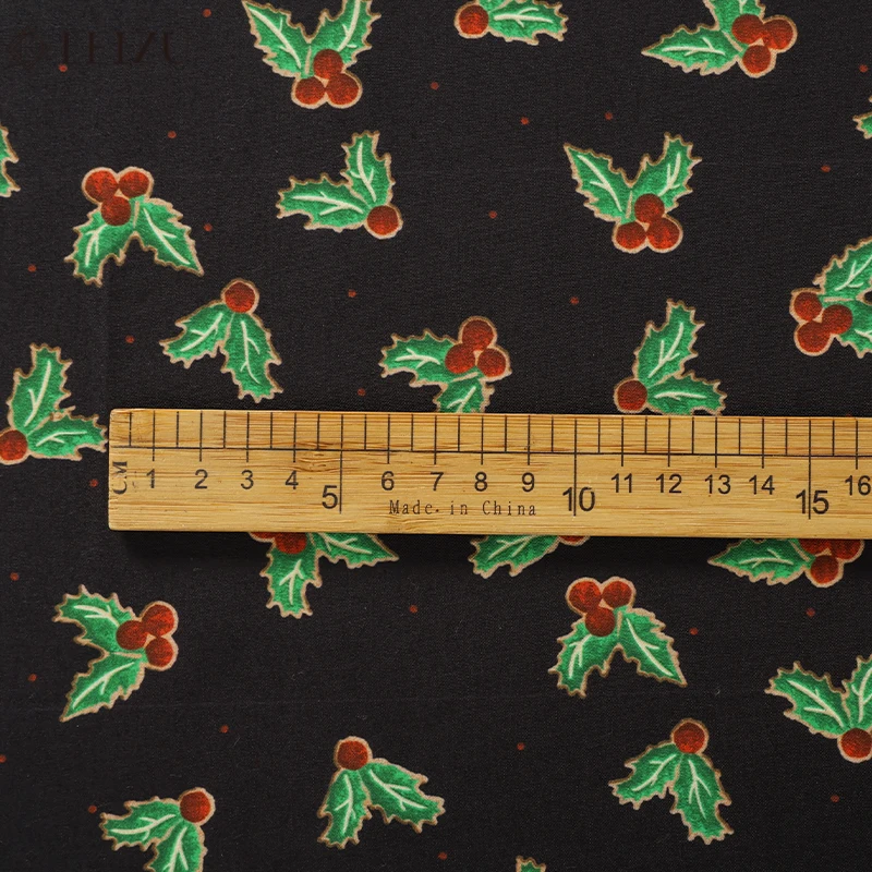 0.5M/1M/2M Christmas Style Fabric Holly Leaves Berries Print Holiday Fabric for Sewing Bag,Tablecloth,Quilting, DIY Decorations