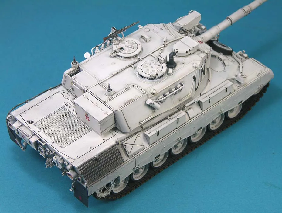 1:35 Scale Die-cast  Model Assembly Kit Danish Leopard 1A5DK Main Battle Tank Modification (no Etching) Unpainted