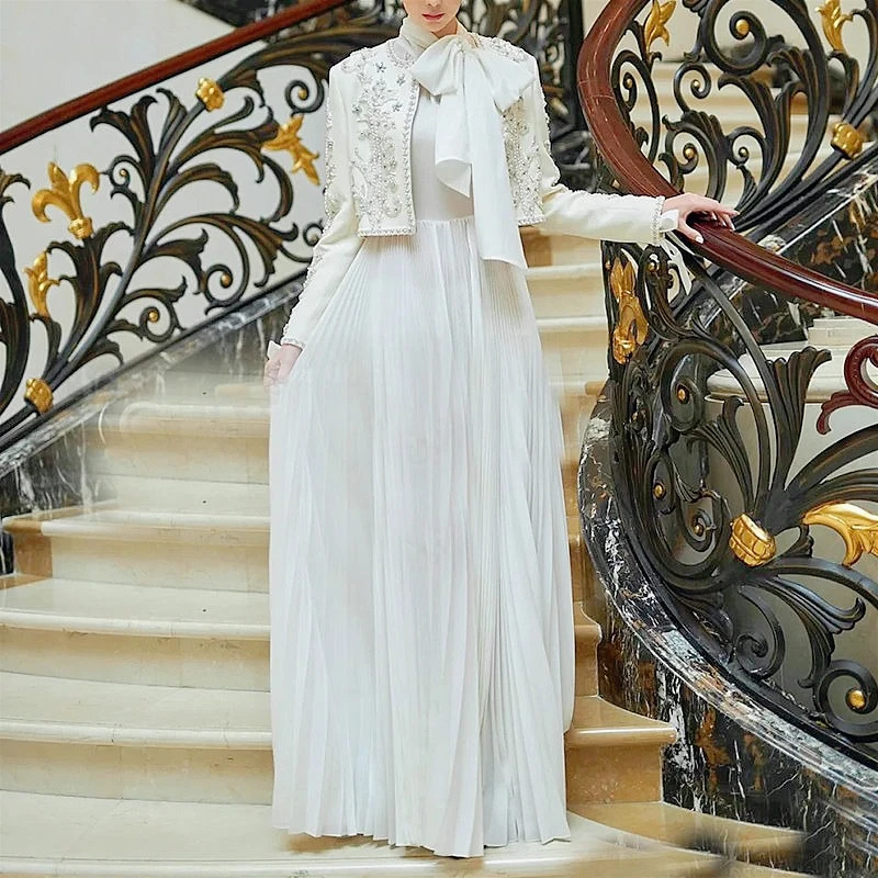 

Korean Version of Celebrity High-end Suit Women's 2025 Summer New Diamond-encrusted Design Temperament Suit Dress Two-piece Set