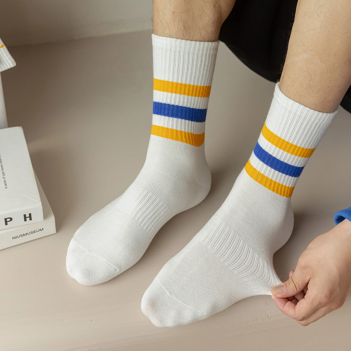 Kaus kaki Jogging sekolah huruf 3 pasang kaus kaki hiperbole kaus kaki tabung wanita jelas pantai pasir pesta ukuran besar pakaian jalanan musim dingin