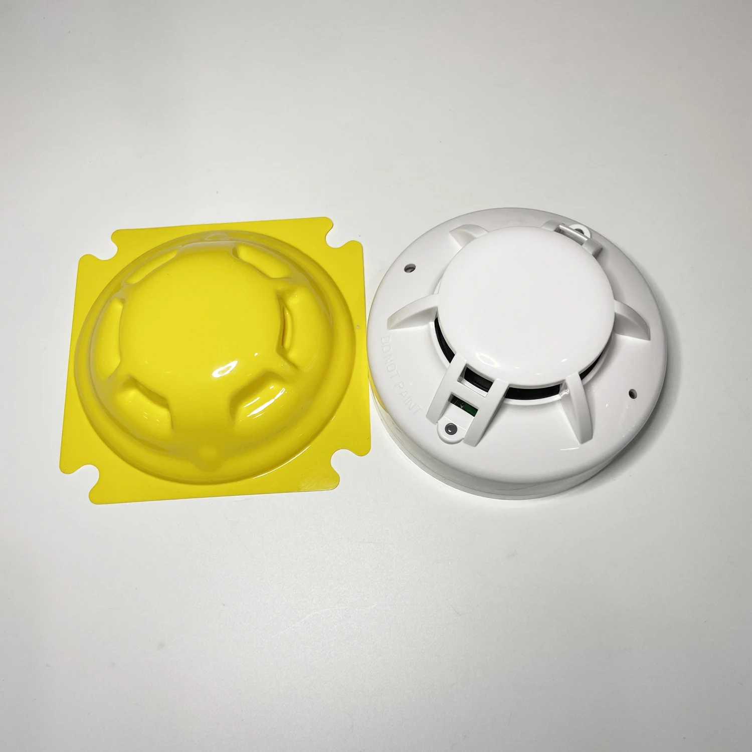 1Pcs Conventional Over Heat Detector 9-28Vdc Indoor Ceiling Fire Alarm Smoke Sensor Temperature Sensor