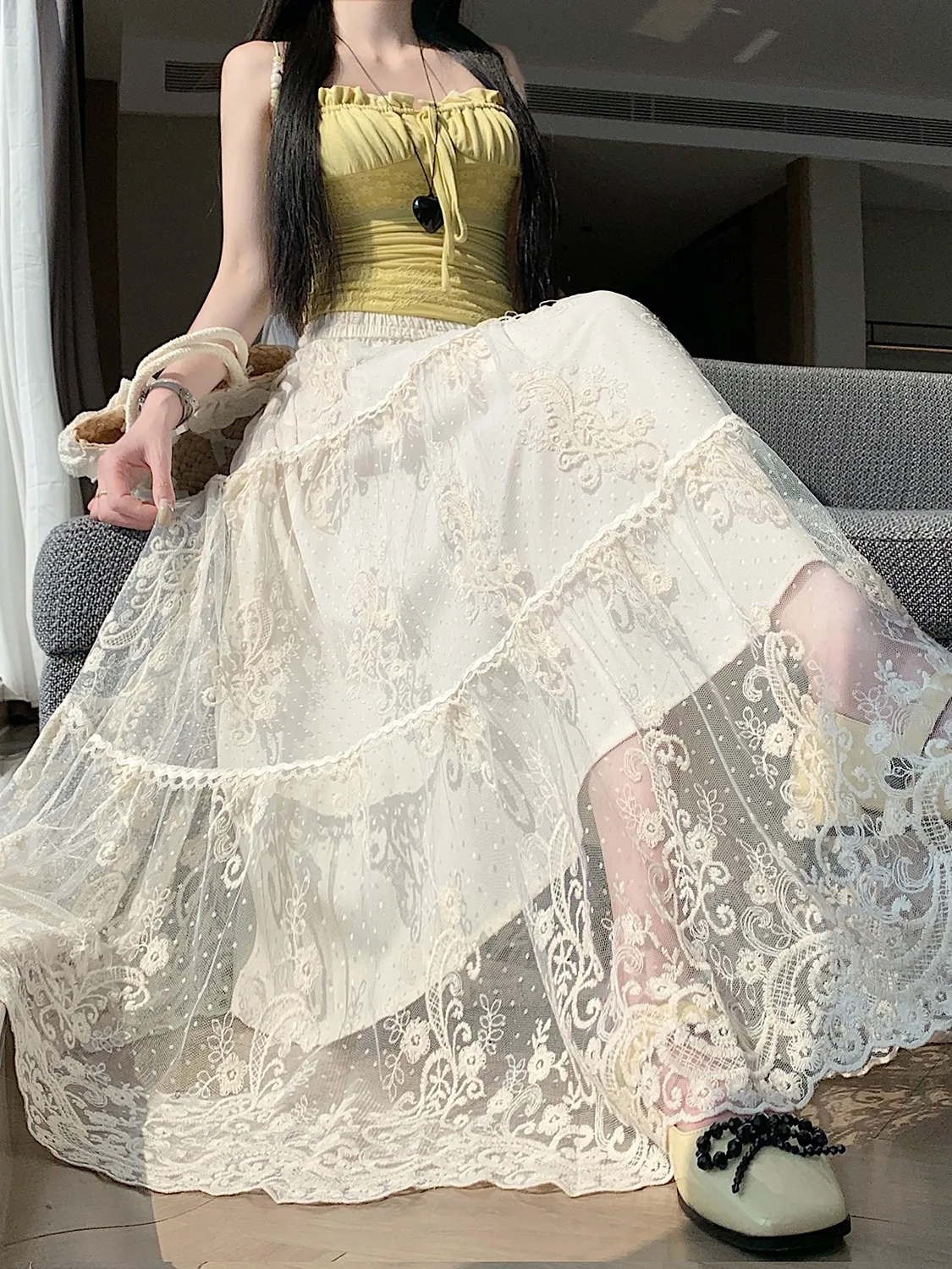 

Романтичная вышитая сетчатая полуюбка для женщин: летняя, воздушная, стройнящая, кружевная, А-силуэт, длинная, удобная, с высокой талией