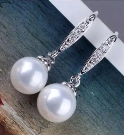 

charming a pair 8-9mm AAA++ south sea round white pearl dangle earrings