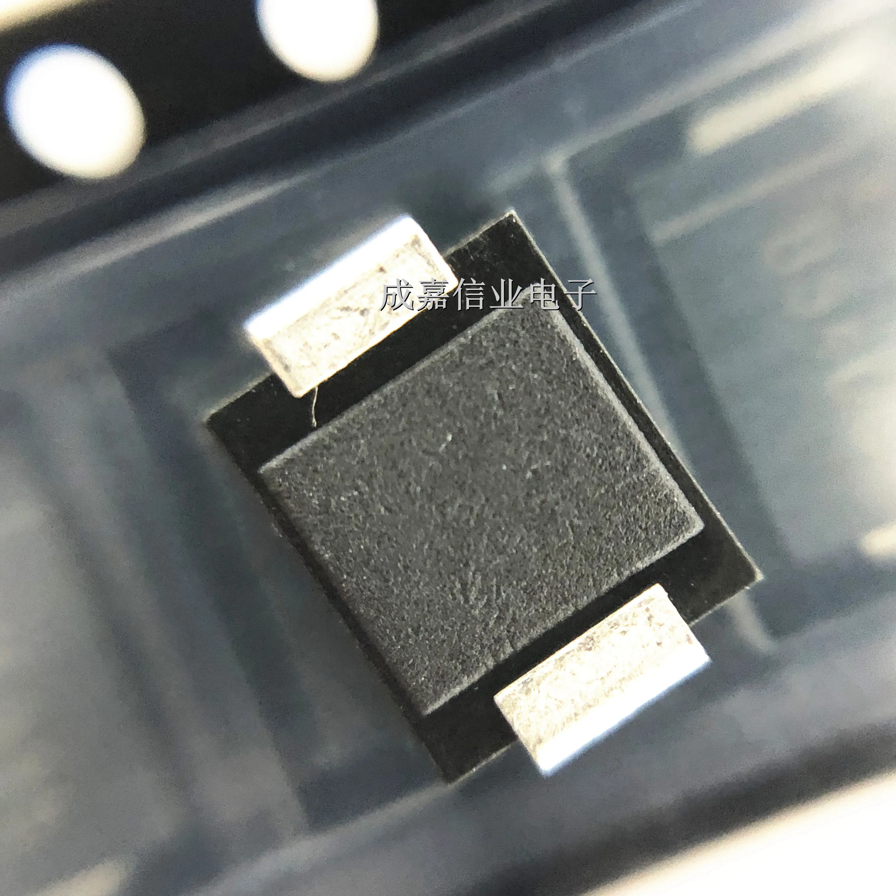 100pcs/Lot B540C-13-F DO-214AB SMC MARKING;B540C Schottky Diodes & Rectifiers 40V 5A Operating Temperature:- 55 C-+ 125 C
